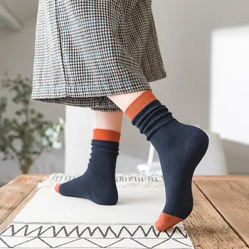 Običan pamuk, pletene ženske čarape Jesensko-zimska moda za djevojčice Besplatne duge čarape, u japanskom stilu Slatka čarape u stilu Харадзюку Klasicni za žene