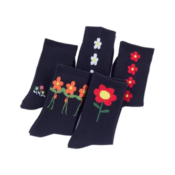 Čarape s cvjetnim uzorkom za žene Jesen Zima Čarape srednje dužine za žene i Djevojčice Svakodnevne pamuk meke crne Uredan stil Sox Lijepe darove